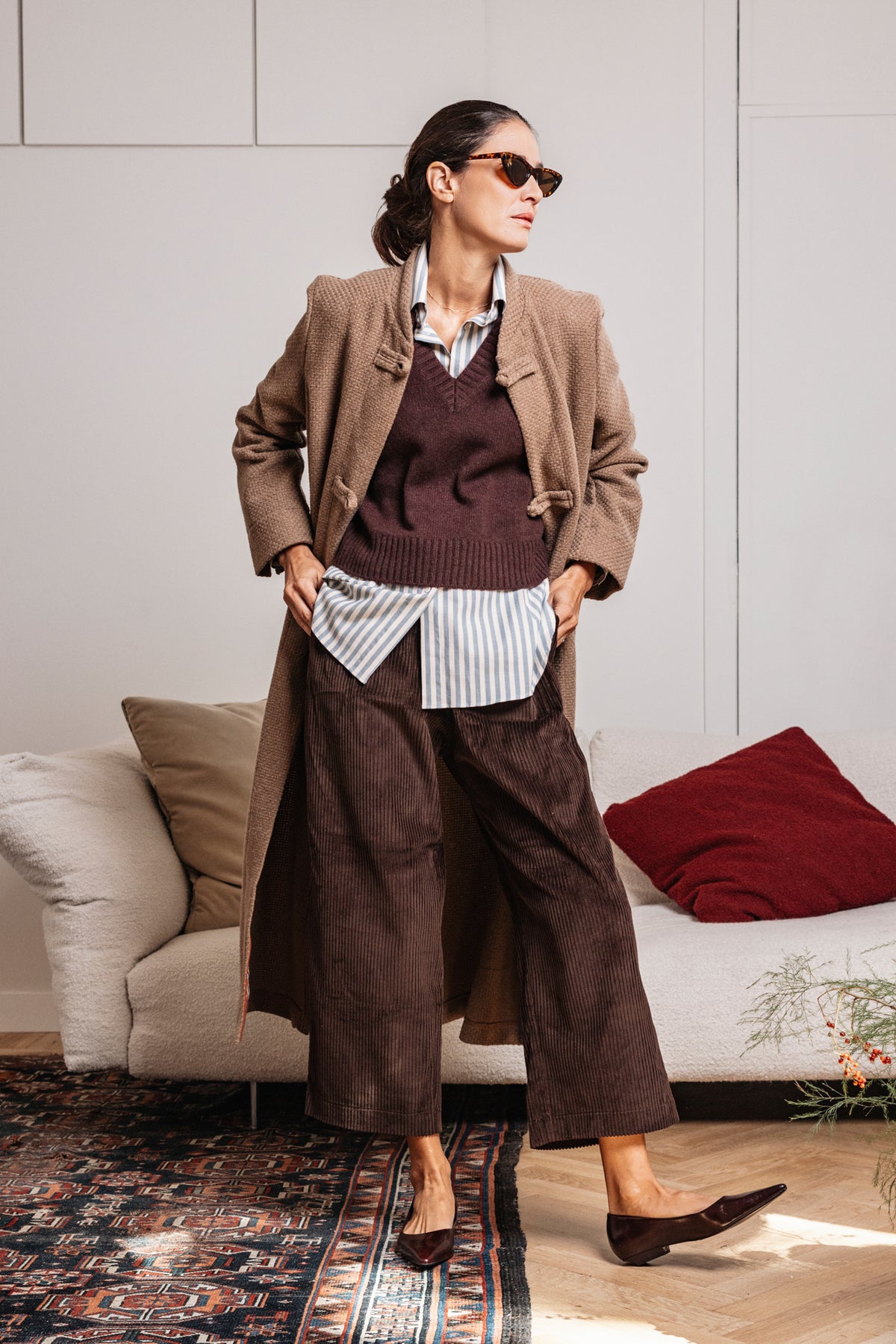 Cappotto lungo beige dalla silhouette dritta e ampia, Made in Italy da confermare – Paglia Milano.