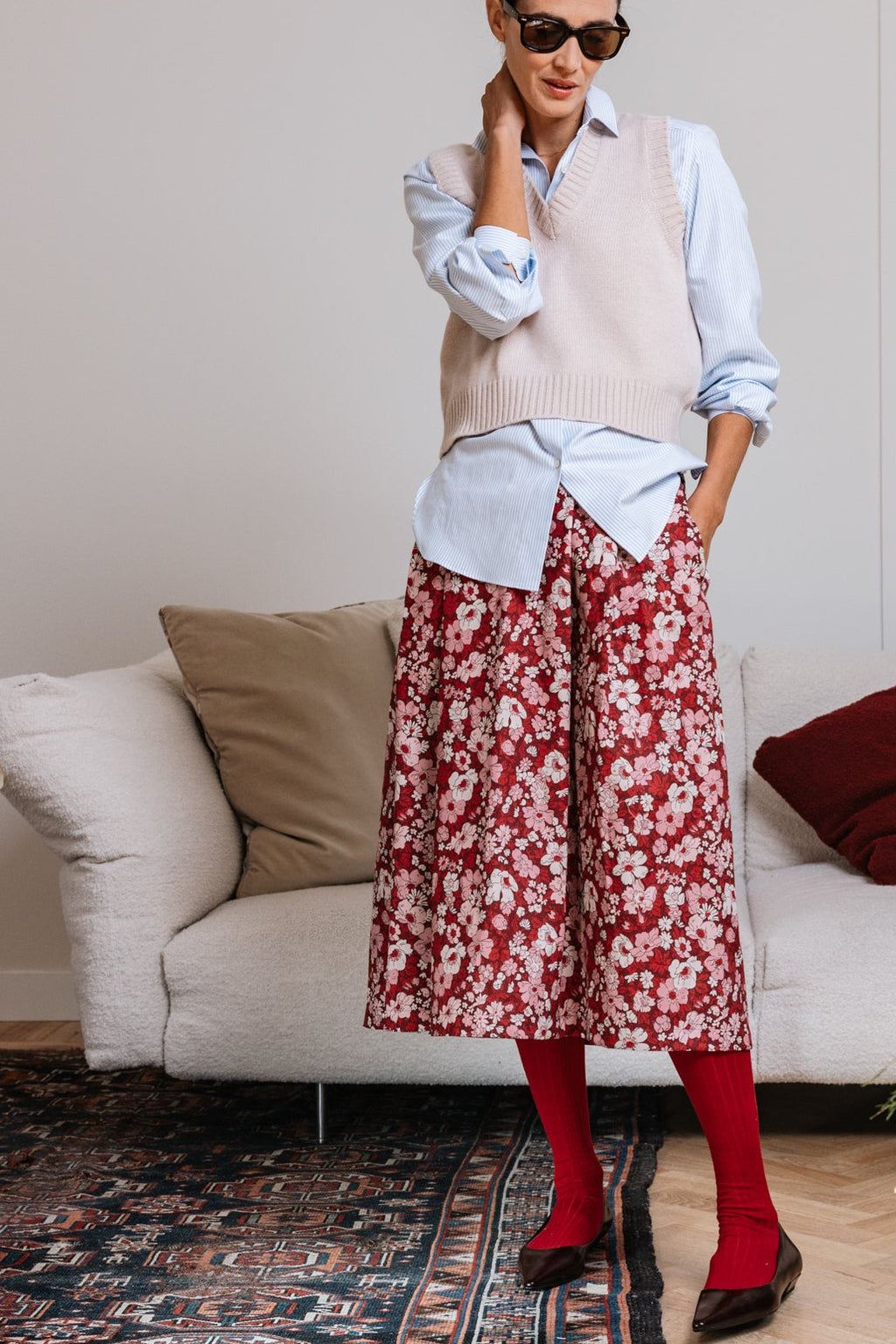 Gonna midi ampia Jolie a fantasia floreale rossa, look autunnale donna Made in Italy