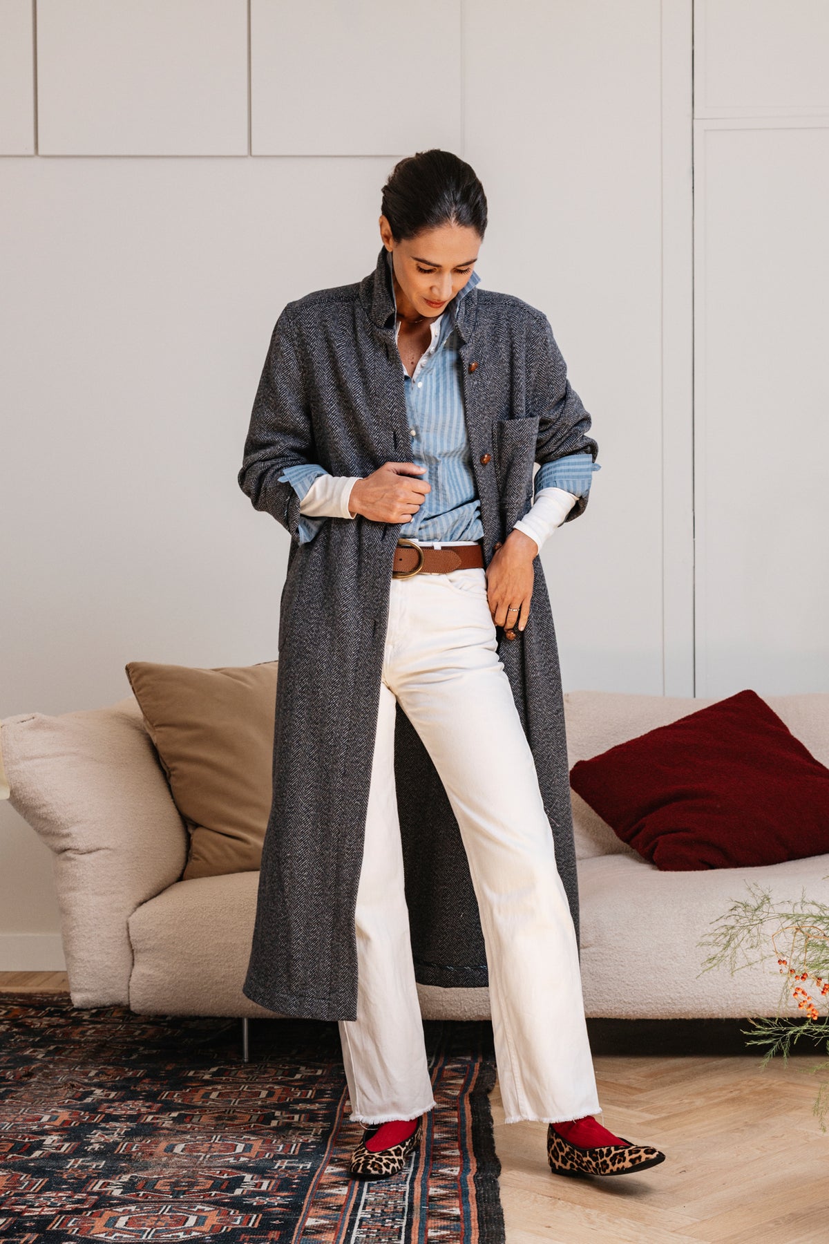 Cappotto ERNESTO dalla vestibilità ampia in tessuto blu a spina di pesce, Made in Italy.