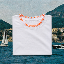 Carica l'immagine nel visualizzatore di Gallery, T-shirt Ricamata a Mano